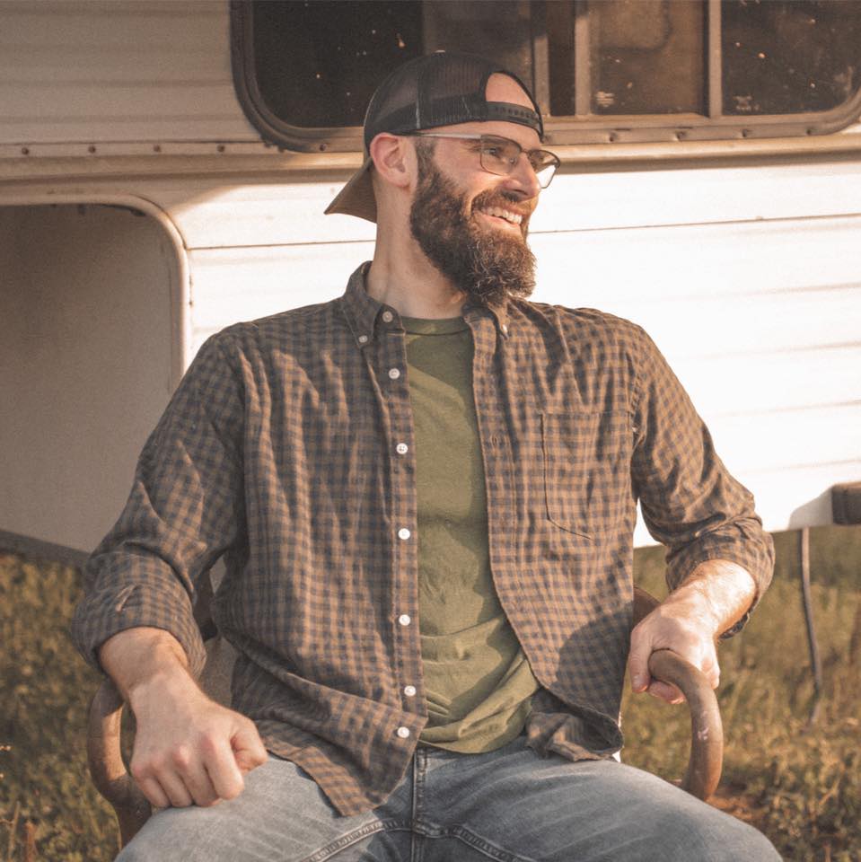 Interview with Country & Americana Artist Alex Smart