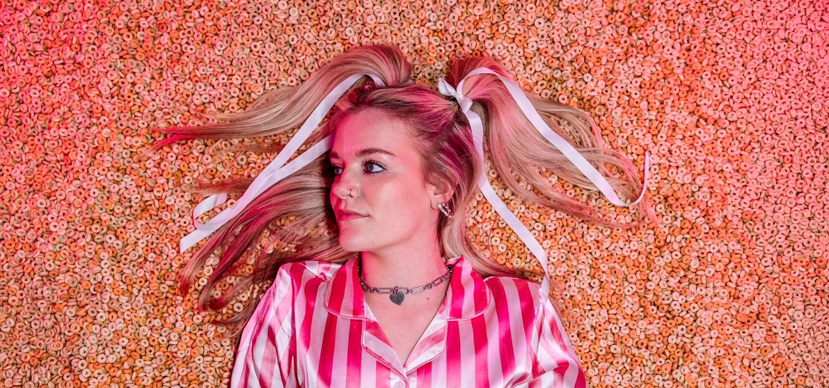 Interview with UK Pop Artist Ellie Evans on New Single ‘Dreaming Again’