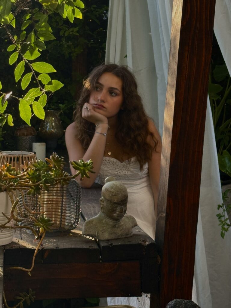 Interview with Pop Artist Ellory Grace on her new single 'Threads'